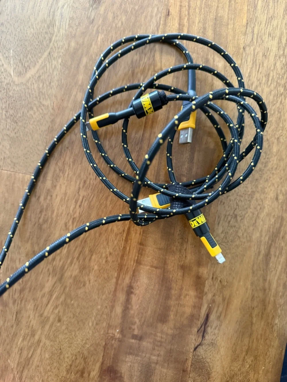 DEWALT Heavy Duty Nylon Braided Lightning to USB Cable - Yellow/Black